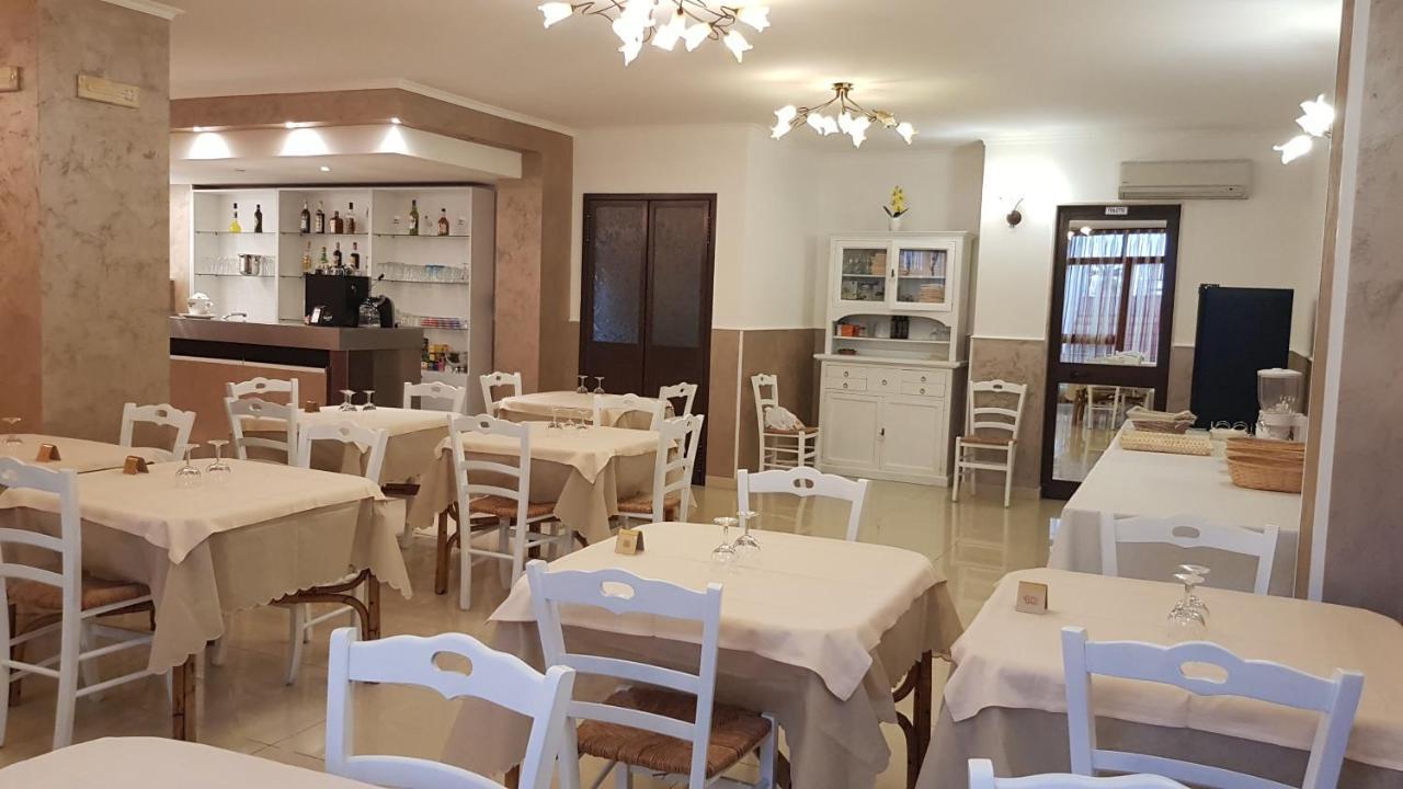 Albergo Primavera Porto Cesareo Exterior photo