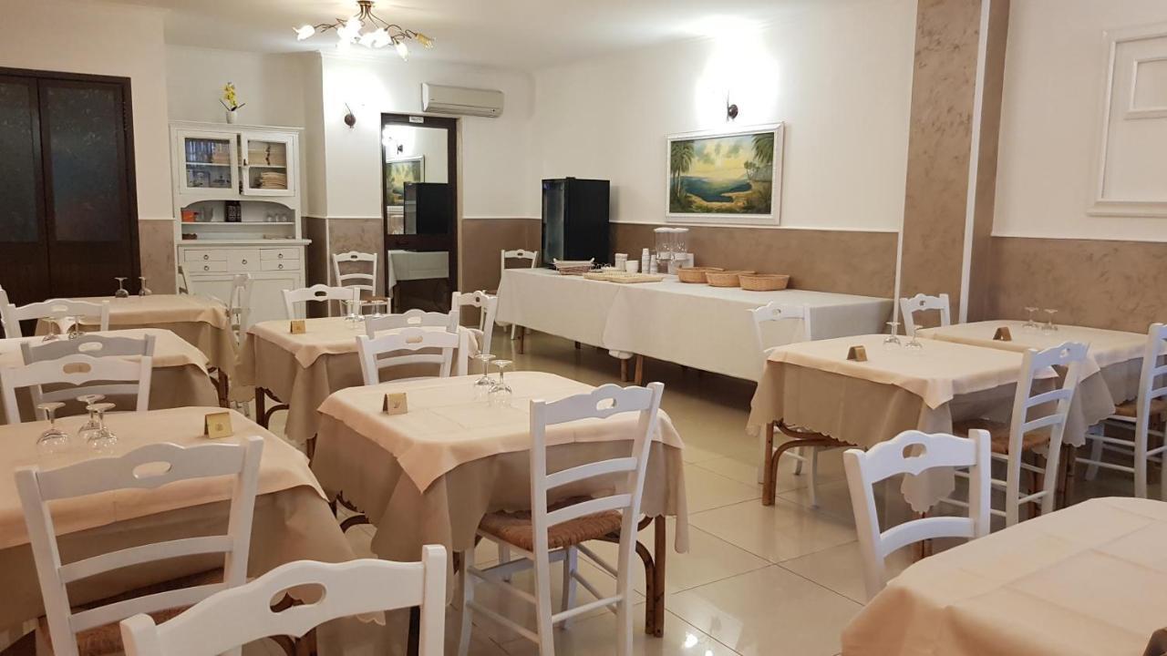 Albergo Primavera Porto Cesareo Exterior photo